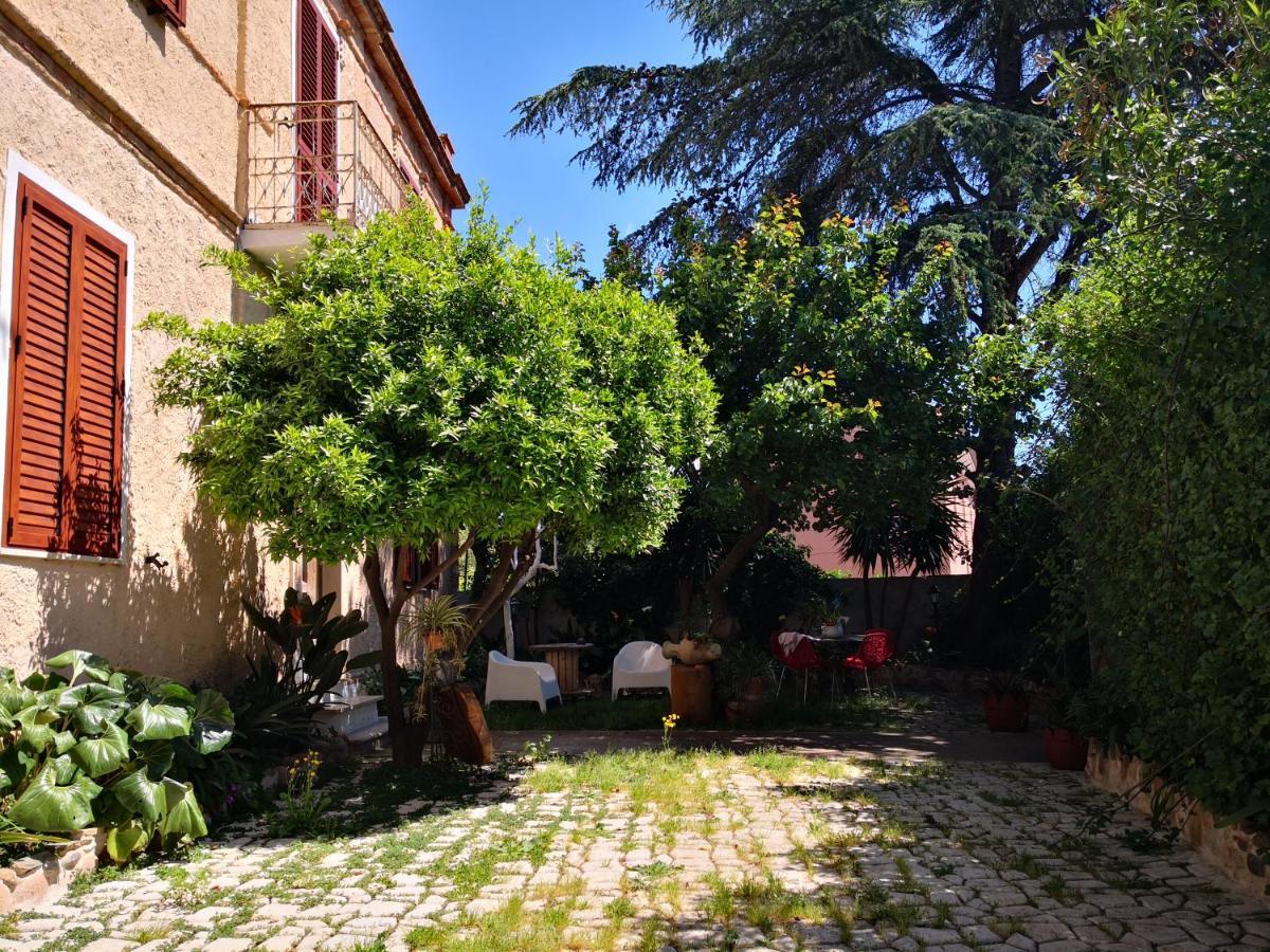 Zia Chiarina Acomodação com café da manhã San Nicolo Gerrei Exterior foto